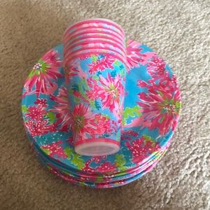 Lilly Pulitzer Set of 8 cups and plates